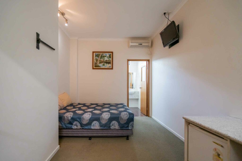 Capella Hotel & Bottle Shop in Capella, QLD