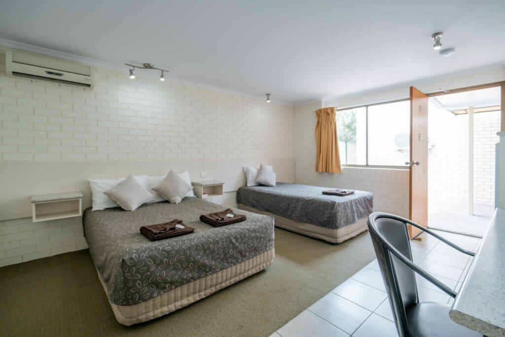 Capella Hotel & Bottle Shop in Capella, QLD